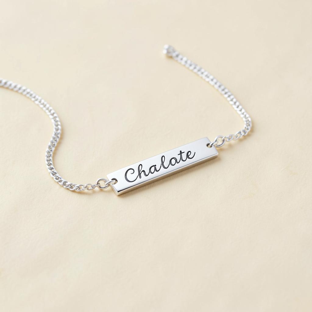 Personalized name bracelet in silver